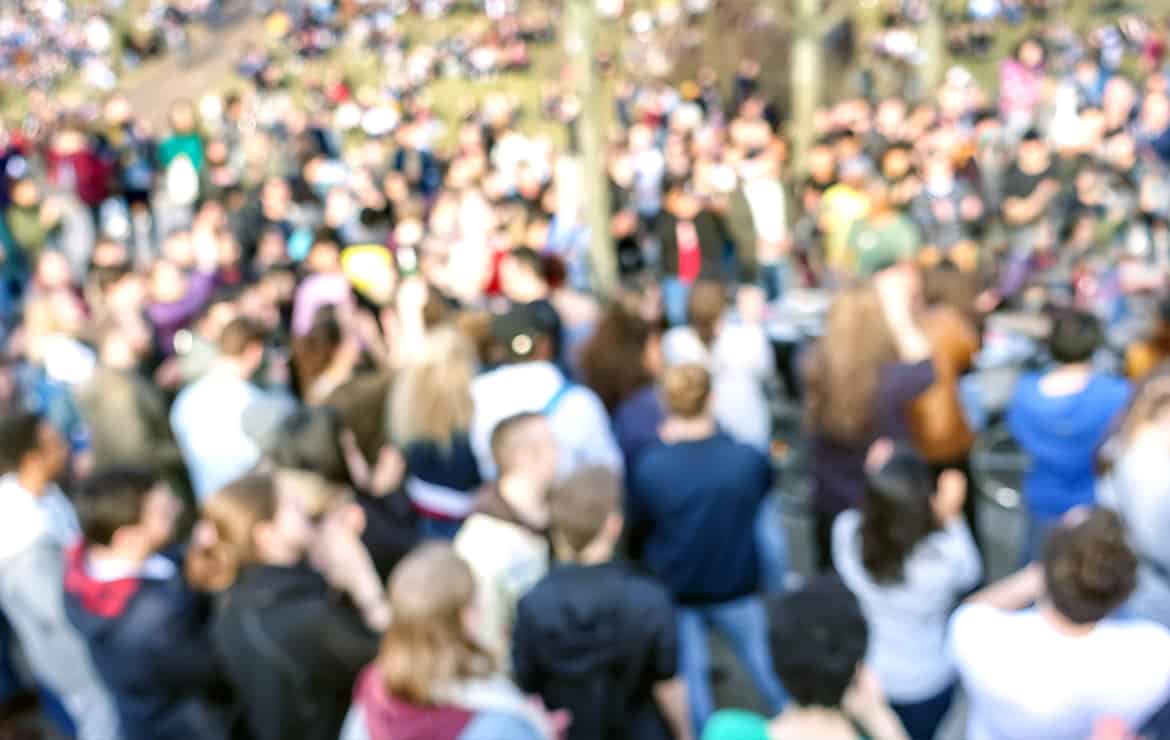 Anwalt beim Vorwurf von Straftaten aus Gruppen